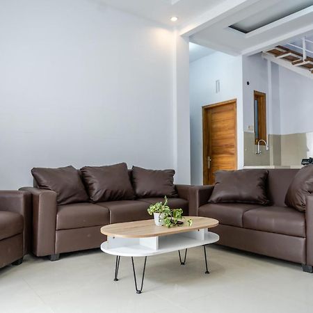 Azalia Homestay Yogyakarta Exterior foto
