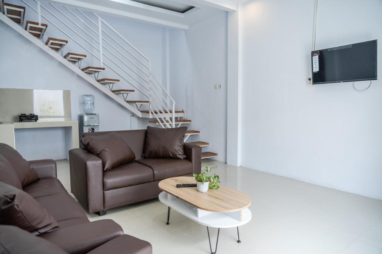 Azalia Homestay Yogyakarta Exterior foto