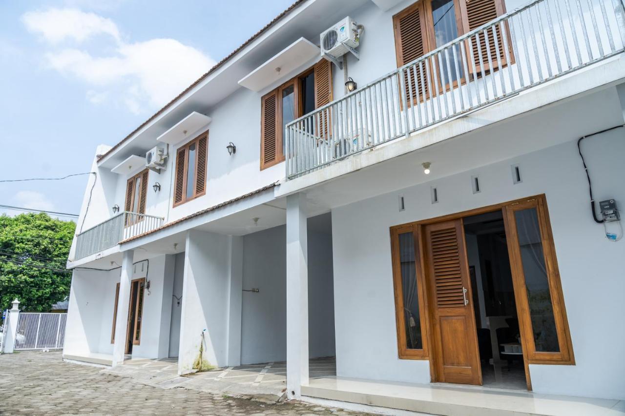 Azalia Homestay Yogyakarta Exterior foto