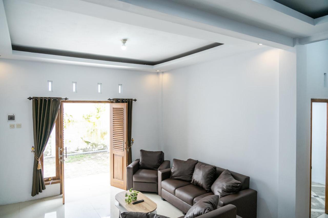 Azalia Homestay Yogyakarta Exterior foto